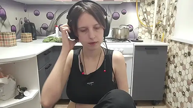 Snapshot of Saranade chatting on July 10, 2026, 8:11 pm Saranade online show from July 10, 2026, 8:11 pm