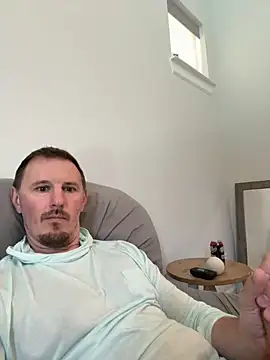 Snapshot of Hardpaul85 chatting on June 1, 2026, 6:09 pm Hardpaul85 online show from June 1, 2026, 6:09 pm