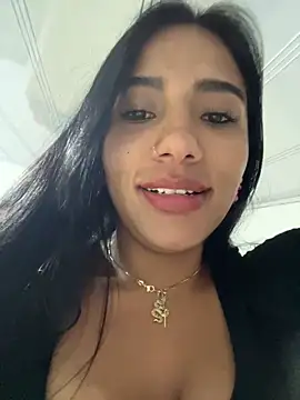 Snapshot of Caro_Mildrey chatting on June 9, 2026, 3:29 am Caro Mildrey online show from June 9, 2026, 3:29 am