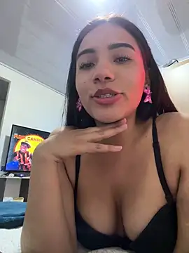 Snapshot of Caro_Mildrey chatting on July 2, 2026, 3:34 am Caro Mildrey online show from July 2, 2026, 3:34 am