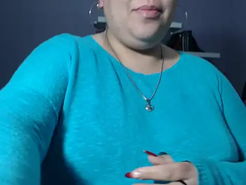 Snapshot of June_Osborne chatting on May 28, 2026, 11:02 pm June Osborne online show from May 28, 2026, 11:02 pm