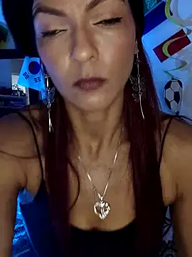 hannapettit online show from June 25, 2026, 7:18 pm