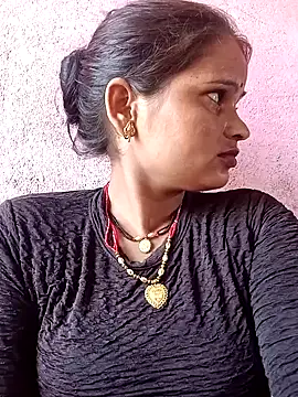 Snapshot of Divya_hot88 chatting on July 5, 2026, 4:30 am Divya hot88 online show from July 5, 2026, 4:30 am
