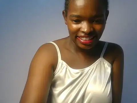 Snapshot of Emmerline_ chatting on July 13, 2026, 8:55 pm Emmerline online show from July 13, 2026, 8:55 pm