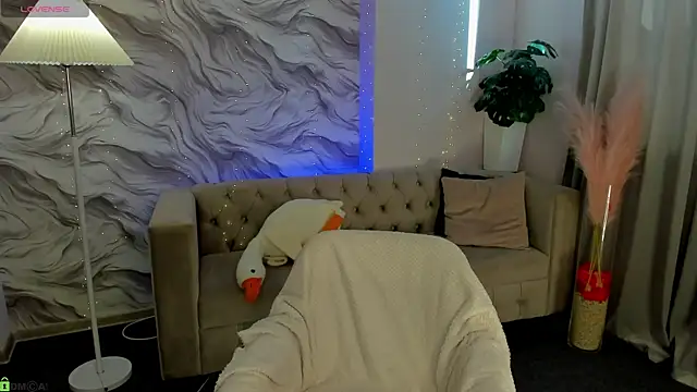 Kylie-Voss online show from July 6, 2026, 3:03 am
