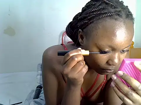 pretty lunaa online show from June 11, 2026, 8:18 pm