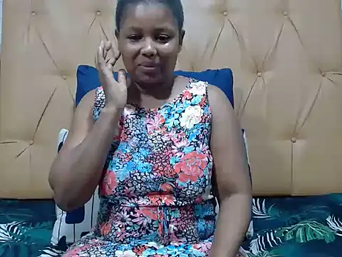 Snapshot of Mellowkittyyellow chatting on June 27, 2026, 1:50 pm Mellowkittyyellow online show from June 27, 2026, 1:50 pm
