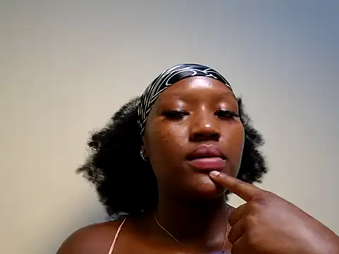 Snapshot of sexyroznnah chatting on June 25, 2026, 9:19 pm sexyroznnah online show from June 25, 2026, 9:19 pm