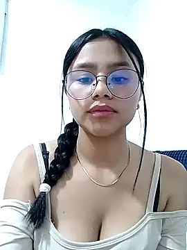 Sofielovee-01 online show from July 11, 2026, 12:57 am