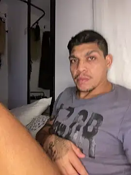 Snapshot of Tatuadomoreno23cm chatting on June 16, 2026, 11:07 pm Tatuadomoreno23cm online show from June 16, 2026, 11:07 pm