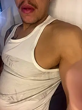 Snapshot of Tatuadomoreno23cm chatting on July 10, 2026, 10:29 am Tatuadomoreno23cm online show from July 10, 2026, 10:29 am