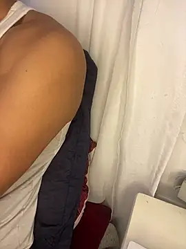 Snapshot of Tatuadomoreno23cm chatting on July 16, 2026, 12:00 pm Tatuadomoreno23cm online show from July 16, 2026, 12:00 pm