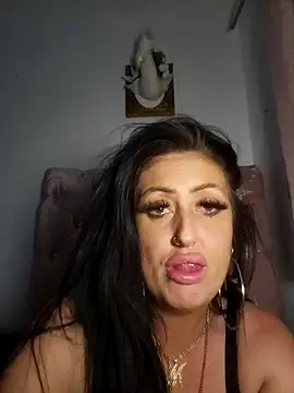 Snapshot of Angeldevlin81 chatting on June 7, 2026, 11:19 pm Angeldevlin81 online show from June 7, 2026, 11:19 pm