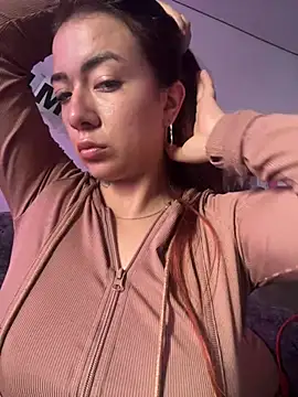 arilynn  online show from July 28, 2026, 5:23 pm