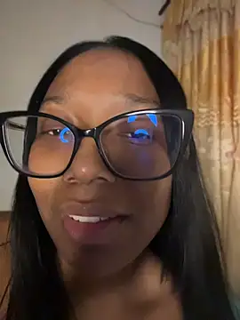 Snapshot of chell_iivy chatting on July 7, 2026, 7:23 am chell iivy online show from July 7, 2026, 7:23 am