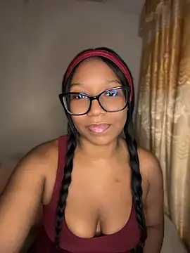 Snapshot of chell_iivy chatting on July 12, 2026, 5:31 am chell iivy online show from July 12, 2026, 5:31 am