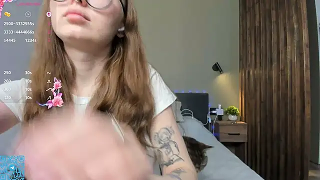 Snapshot of AnitaSchiesser chatting on July 13, 2026, 10:07 am AnitaSchiesser online show from July 13, 2026, 10:07 am