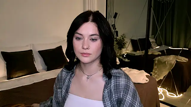 MurielGray online show from June 2, 2026, 5:42 am