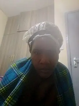 Creamymom4 online show from June 16, 2026, 6:43 pm