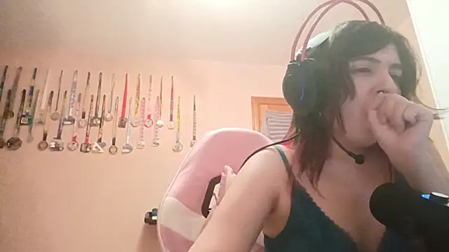 bunnyhoneylovehands online show from July 1, 2026, 10:42 pm