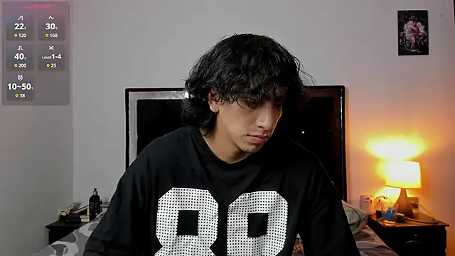 Snapshot of Shy_Mateo chatting on June 2, 2026, 9:50 pm Shy Mateo online show from June 2, 2026, 9:50 pm