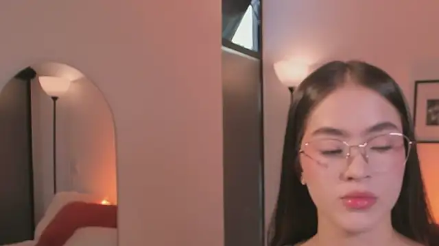 LizzyColins online show from July 11, 2026, 7:49 pm