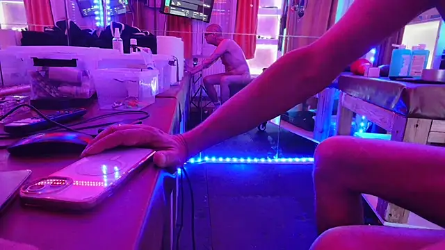 Snapshot of ffistingexpert chatting on June 9, 2026, 7:47 pm ffistingexpert online show from June 9, 2026, 7:47 pm