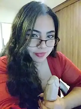 Snapshot of Roxxy_Sade chatting on July 6, 2026, 11:40 pm Roxxy Sade online show from July 6, 2026, 11:40 pm