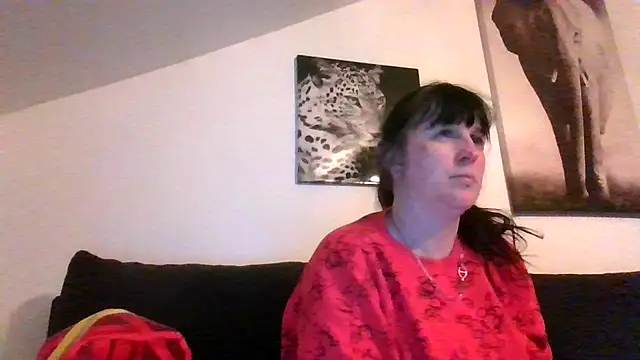 sexujuly88 online show from April 17, 2026, 9:40 pm