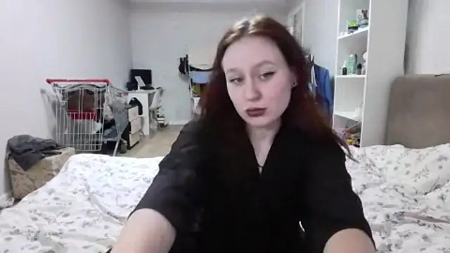 Snapshot of LoiseLovetto chatting on June 24, 2026, 5:23 pm LoiseLovetto online show from June 24, 2026, 5:23 pm