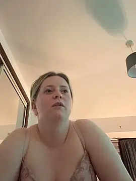 Snapshot of Jasminee210 chatting on June 15, 2026, 10:23 pm Jasminee210 online show from June 15, 2026, 10:23 pm