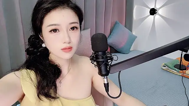 Momo-Wow online show from June 20, 2026, 6:05 am