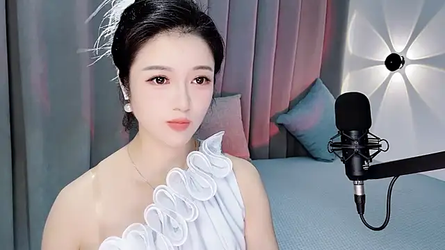 Momo-Wow online show from July 2, 2026, 5:57 am