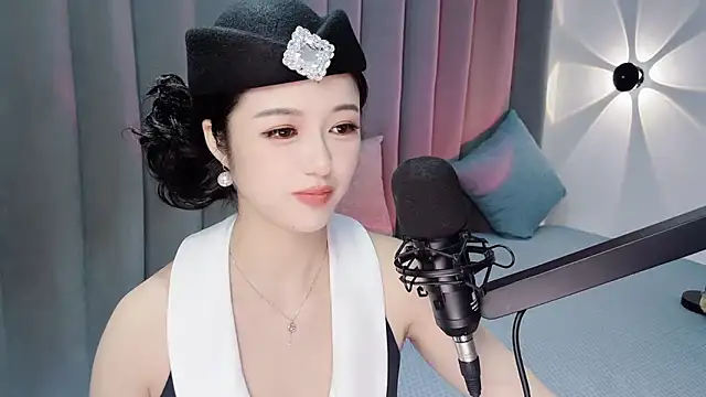 Momo-Wow online show from July 7, 2026, 7:23 am