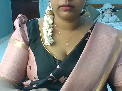 Snapshot of Tamil_hot_Meenu chatting on June 11, 2026, 3:54 pm Tamil hot Meenu online show from June 11, 2026, 3:54 pm