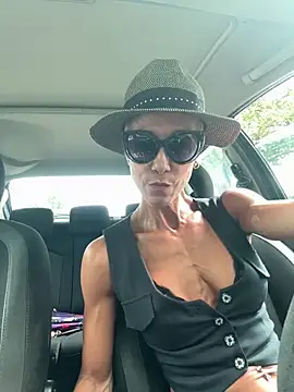 Snapshot of GymQueenCarmen chatting on June 6, 2026, 8:08 am GymQueenCarmen online show from June 6, 2026, 8:08 am