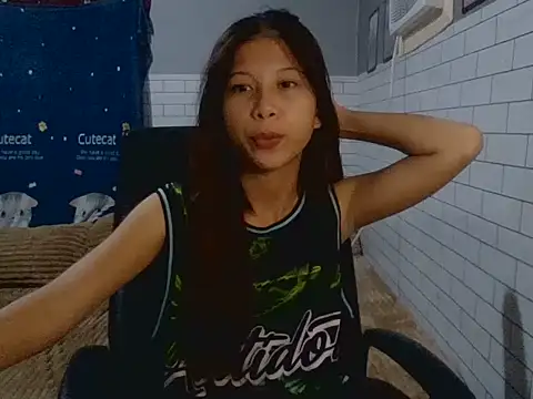 Snapshot of Freshxxcherryxoxo chatting on June 4, 2026, 10:32 am Freshxxcherryxoxo online show from June 4, 2026, 10:32 am