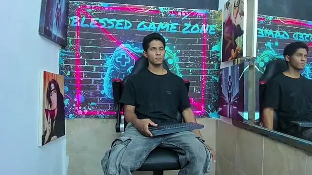 Snapshot of Yoel_Blessed chatting on July 1, 2026, 7:35 pm Yoel Blessed online show from July 1, 2026, 7:35 pm