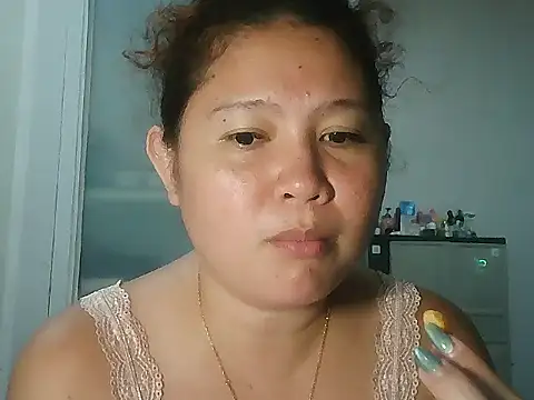 Snapshot of bitchychubby chatting on July 17, 2026, 1:40 pm bitchychubby online show from July 17, 2026, 1:40 pm