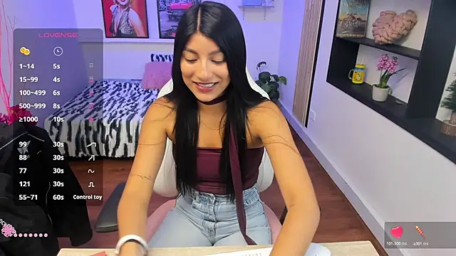 Hailey Adams online show from July 16, 2026, 12:22 pm