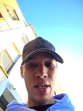 Snapshot of el_negga chatting on June 2, 2026, 10:28 am el negga online show from June 2, 2026, 10:28 am