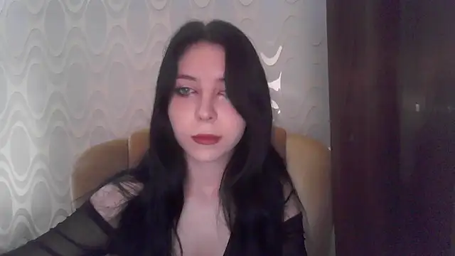Snapshot of RileyTight chatting on July 7, 2026, 9:02 am RileyTight online show from July 7, 2026, 9:02 am