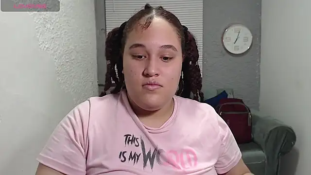 leilasosexy online show from July 6, 2026, 3:03 pm