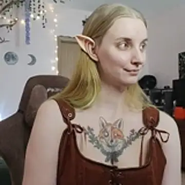 Snapshot of Elfie_Agatha chatting on June 9, 2026, 8:26 am Elfie Agatha online show from June 9, 2026, 8:26 am