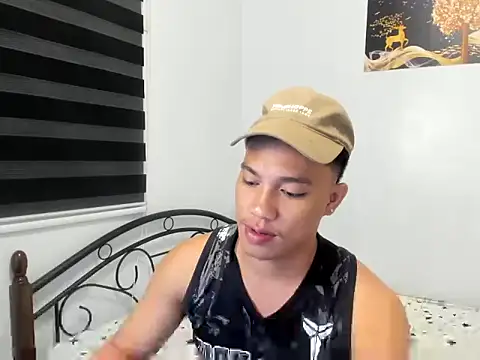 urfucker vinz online show from July 13, 2026, 1:03 pm