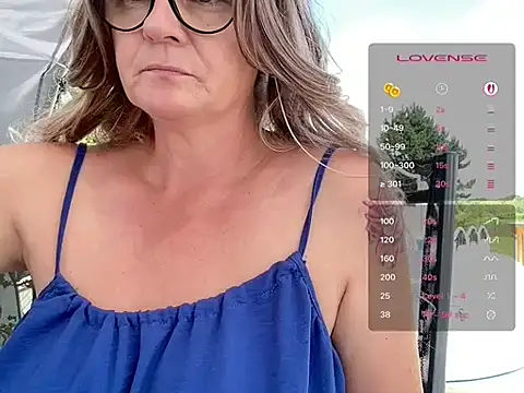 Snapshot of DirtyMarie80 chatting on June 18, 2026, 10:09 am DirtyMarie80 online show from June 18, 2026, 10:09 am