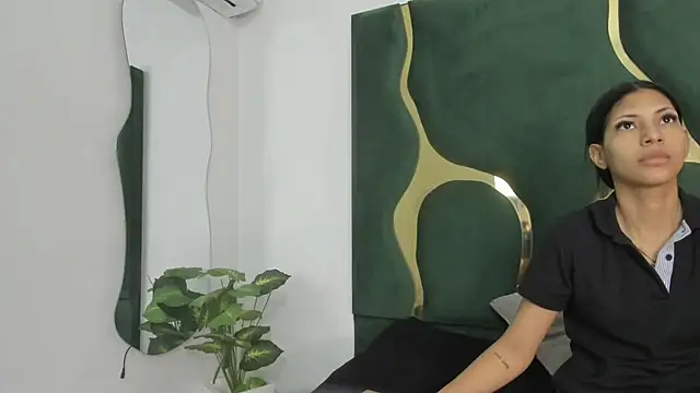Mila petiteasm online show from July 9, 2026, 12:20 pm