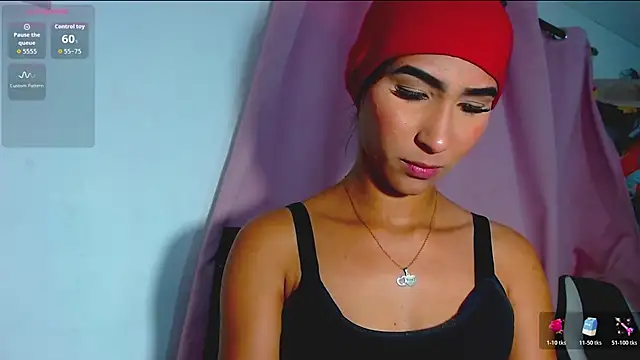 Snapshot of Malikaa__ chatting on June 14, 2026, 2:24 am Malikaa online show from June 14, 2026, 2:24 am