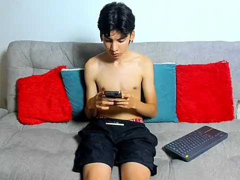 Snapshot of Angel_Dustt1 chatting on July 3, 2026, 9:43 pm Angel Dustt1 online show from July 3, 2026, 9:43 pm