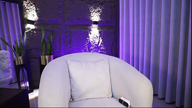 Snapshot of AlegraBrown chatting on June 6, 2026, 10:58 pm AlegraBrown online show from June 6, 2026, 10:58 pm